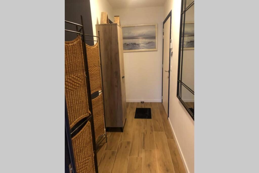 Luxury Seaview - Large Terrace- Swimming Pool - Parking Apartment