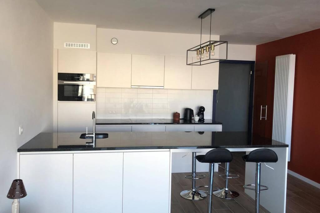 Luxury Seaview - Large Terrace- Swimming Pool - Parking * Ostend