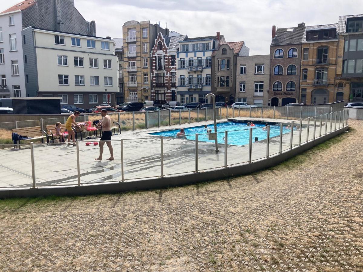 Luxury Seaview - Large Terrace- Swimming Pool - Parking Apartment Ostend